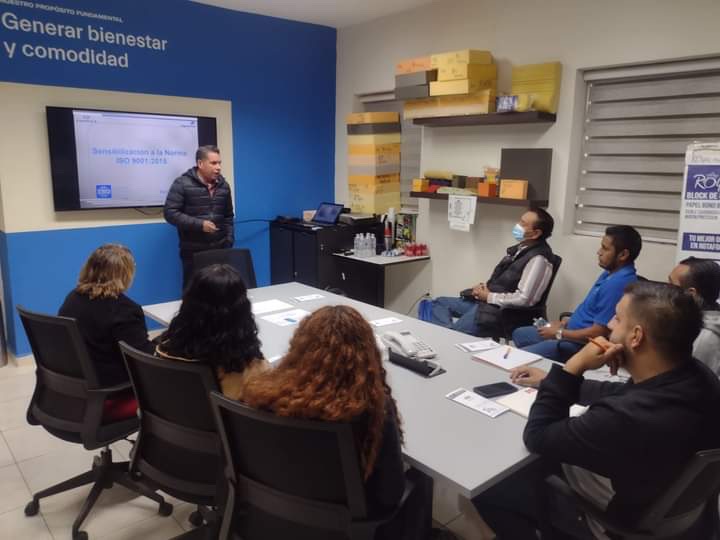 Presentación de capacitación en sala